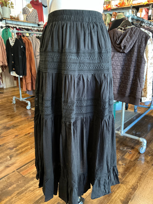 Lace Midi Skirt in Black